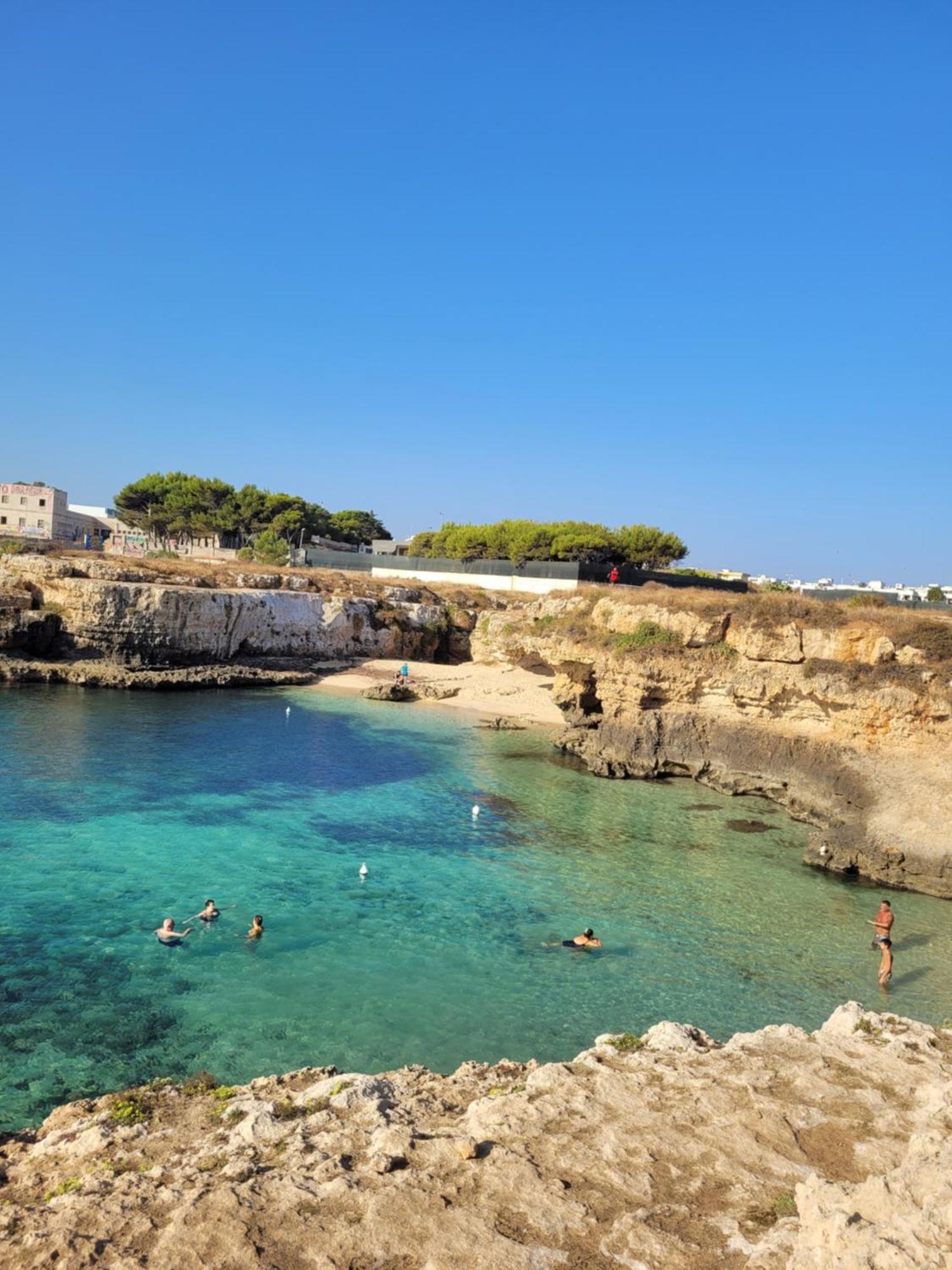 Cala Paradiso Монополи Экстерьер фото