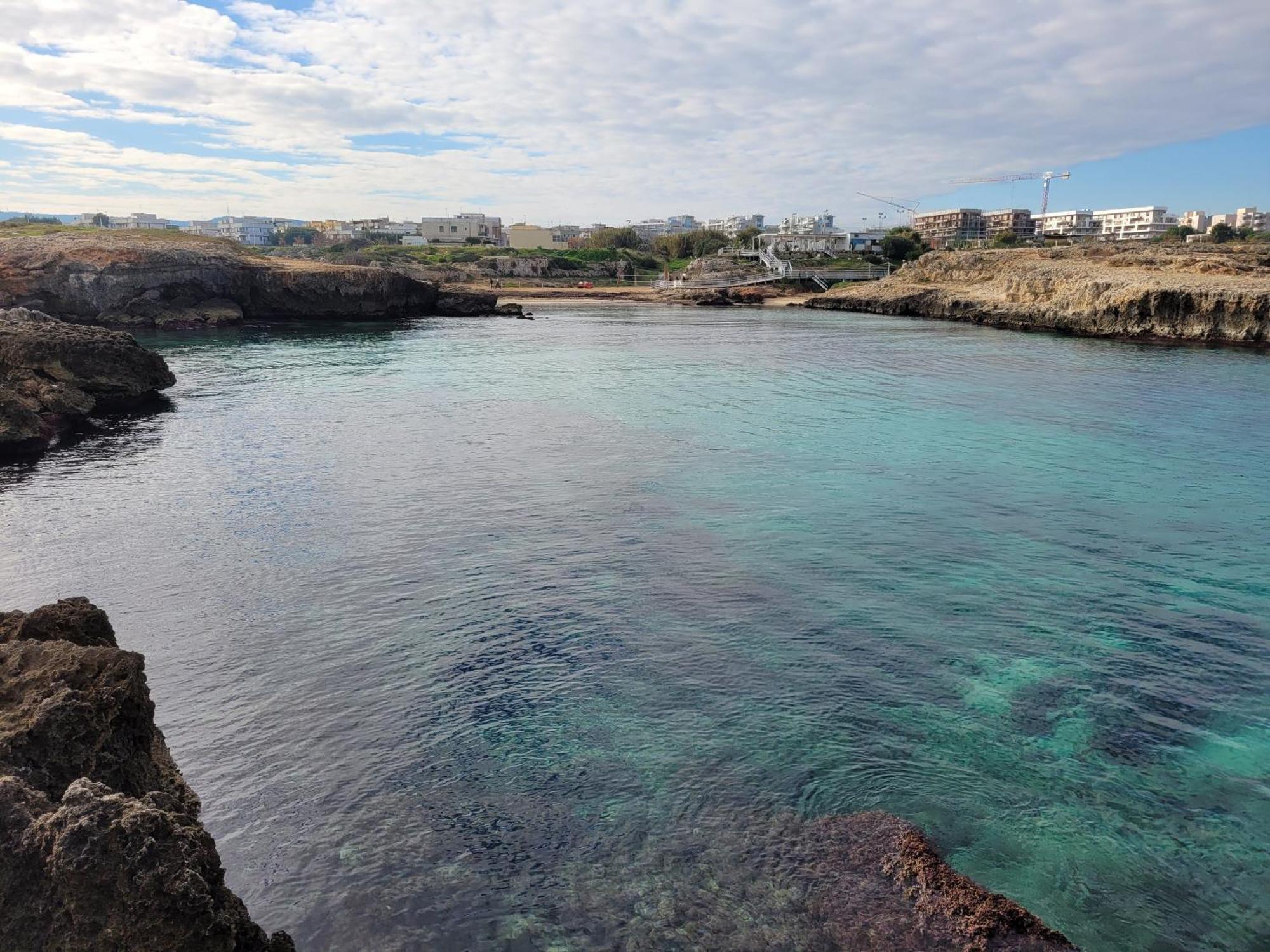 Cala Paradiso Монополи Экстерьер фото