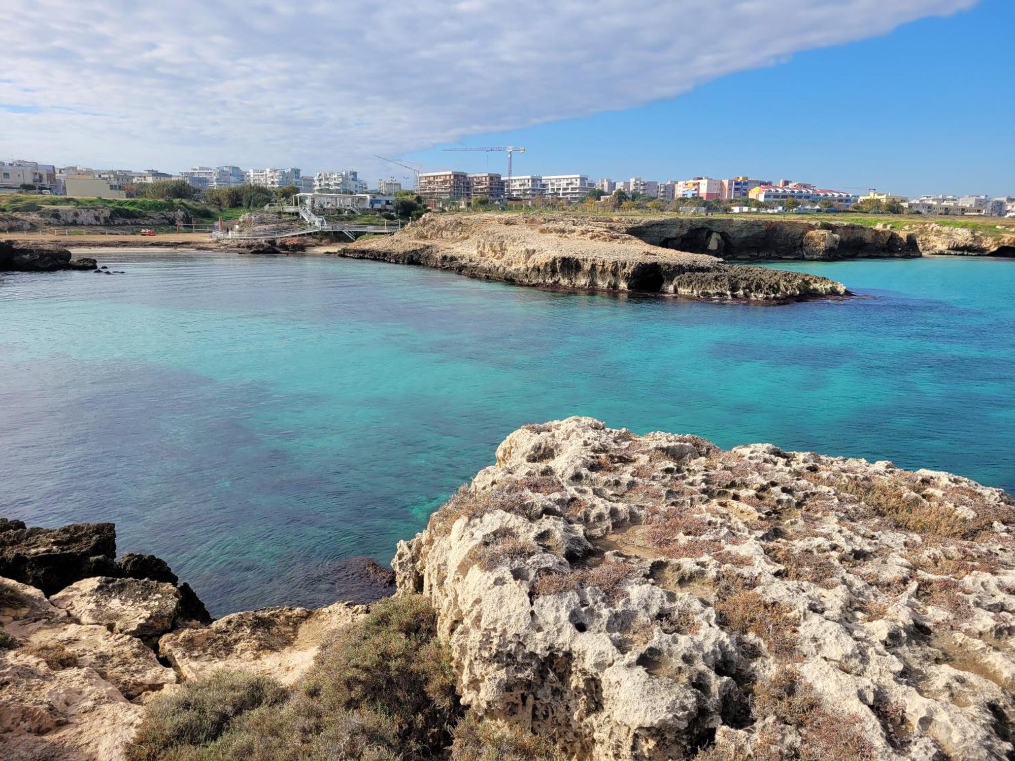 Cala Paradiso Монополи Экстерьер фото